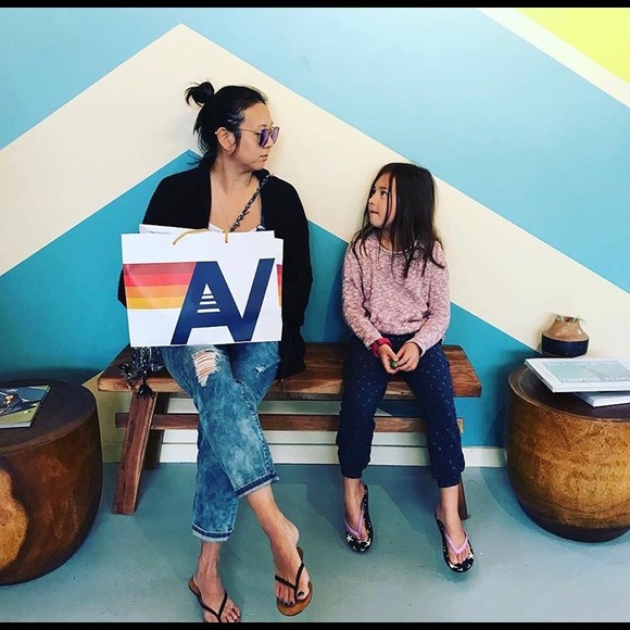 Meet your Posher, Joanne - Picture 1 of 1